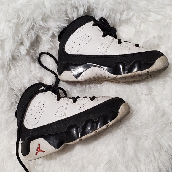 Jordan 9s Retro OG 6C - Picture 3 of 5